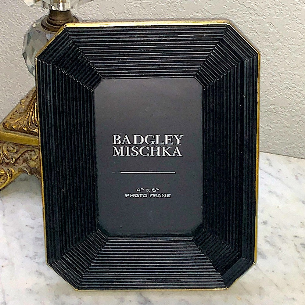 BADGLEY MISCHKA PICTURE FRAME BLACK GOLD 4 BY 6 NEW